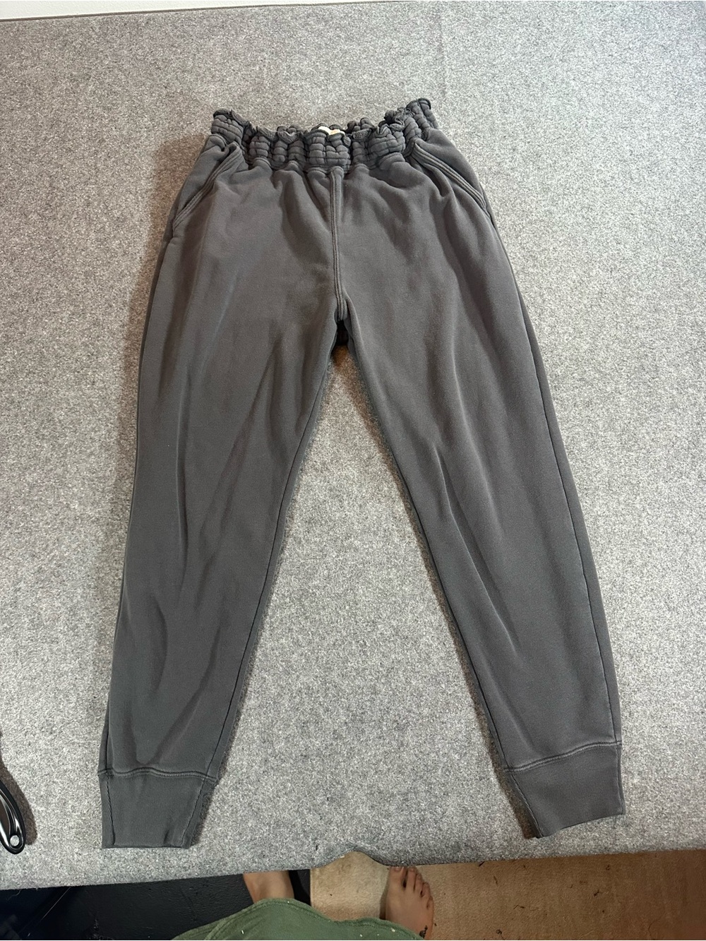 Abercrombie & Fitch Gray Ruffle Waist Joggers